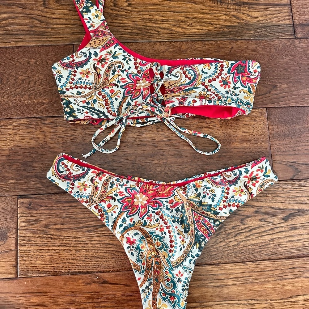 Zaful Red Paisley One Shoulder Bikini Size Small - Picture 3 of 6